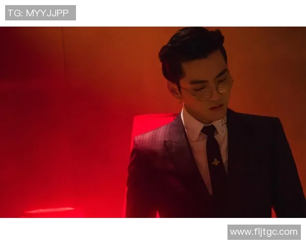 足球明星魅力尽显西装男生的时尚风采与个性魅力